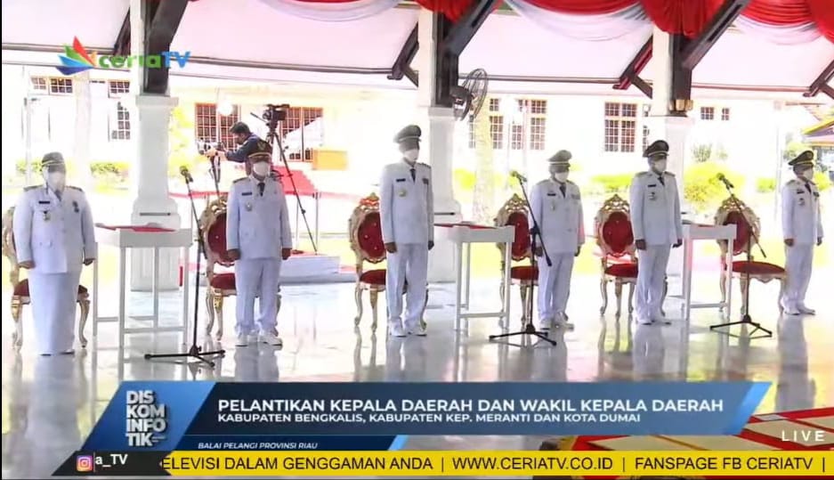 Kasmarni Dan Bagus Santoso Resmi Jabat Bupati Dan Wakil Bupati ...